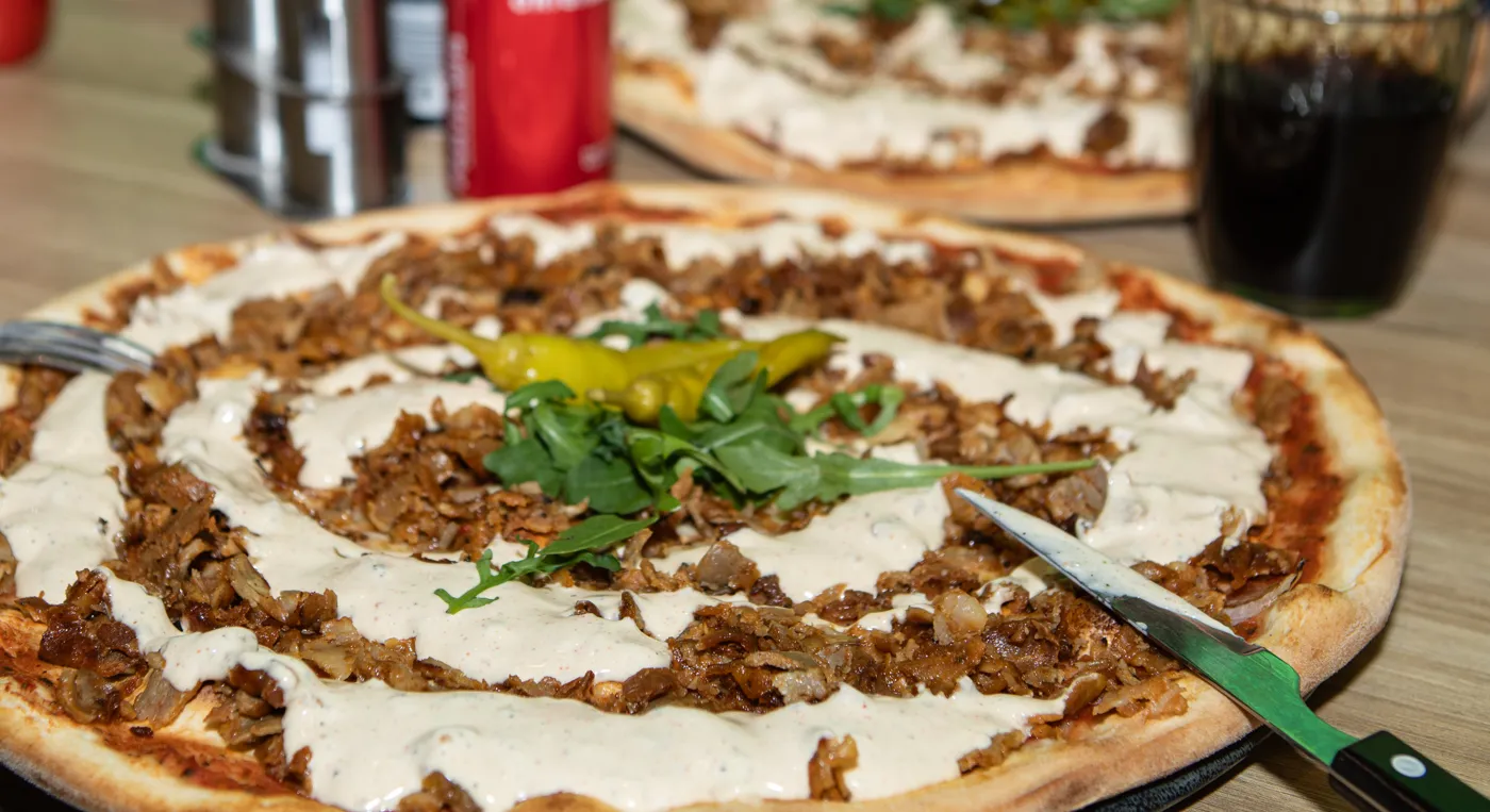 En kebabpizza.