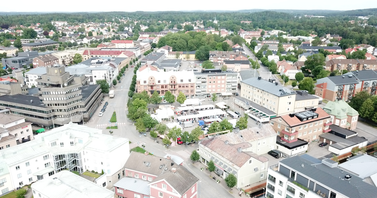 En flygbild av Vetlanda centrum.